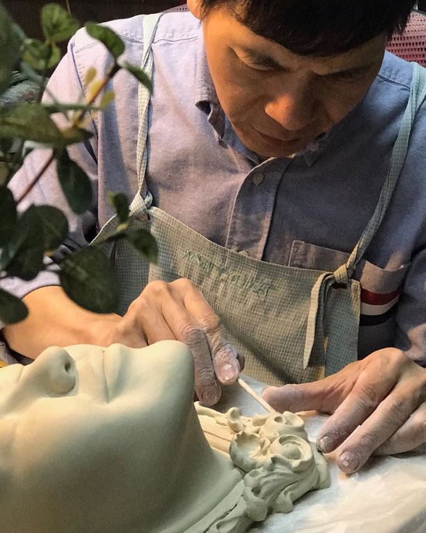 Καλλιτέχνης φτιάχνει εντυπωσιακά και σουρεαλιστικά γλυπτά μωρών (pics)