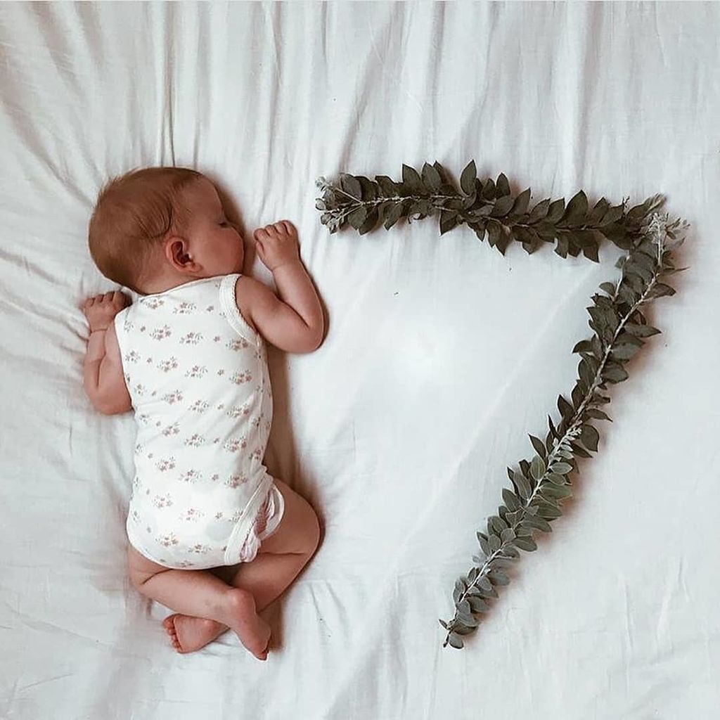 Αυτή η μανούλα φωτογραφίζει το μωρό της κάθε μήνα μέχρι να κλείσει χρόνο για να δει πως μεγαλώνει