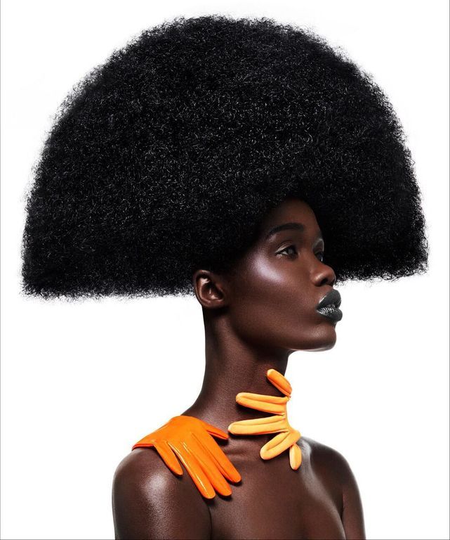 Αυτό το μοντέλο φωτογραφίζεται με τα πιο εντυπωσιακά χτενίσματα που έχουμε δει (pics)