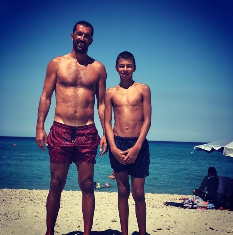 Αλέκα Καμηλά: Ο Στογιάκοβιτς και ο γιος τους ποζάρουν στον φακό της