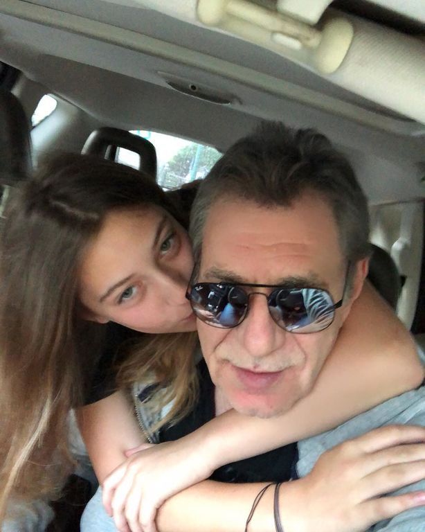 ‘Αγγελος Διονυσίου: Η κόρη του έγινε 12 ετών και είναι μια κούκλα ( pics) 