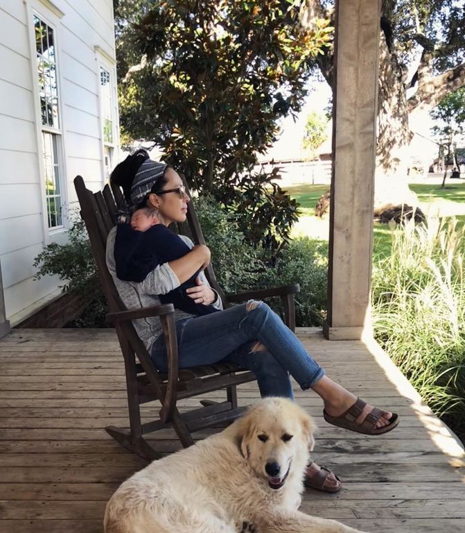Η Joanna Gaines τα καταφέρνει παραπάνω από καλά με τα 5 της παιδιά (pics)