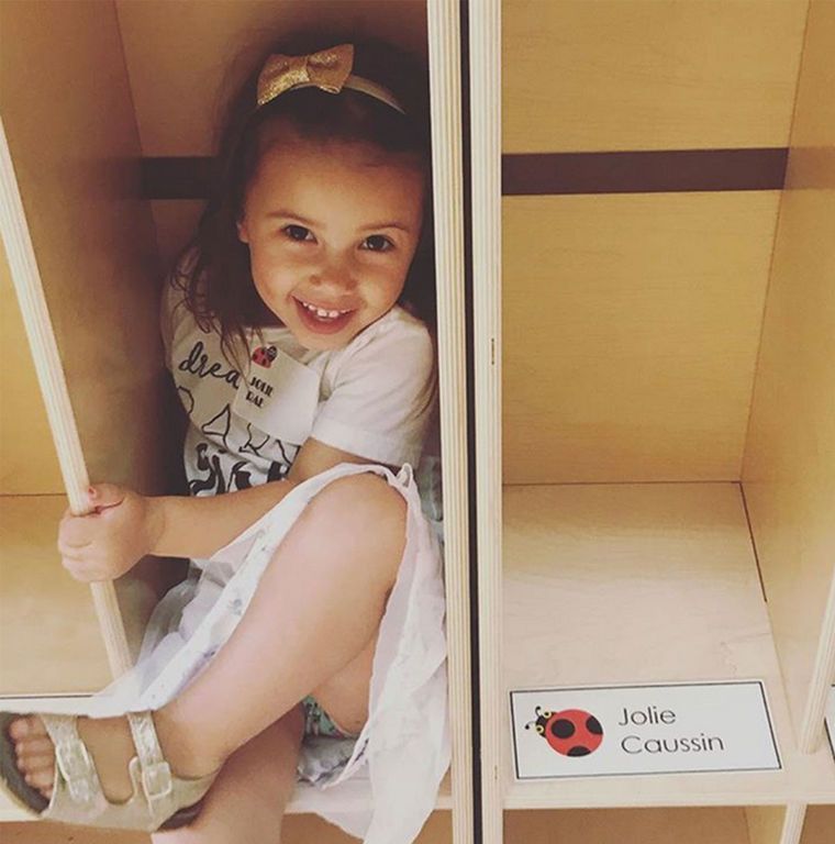 JOLIE KRAMER / Η κόρη της Jana Kramer πήγε πρώτη φορά στο σχολείο