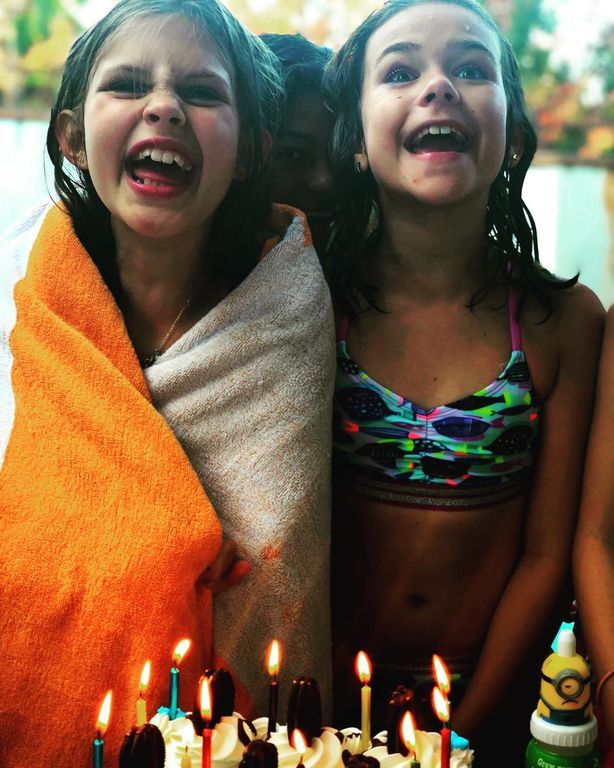 Με αφορμή τα 10α γενέθλια της κόρης της, η ηθοποιός δημοσίευσε αυτή τη φωτογραφία