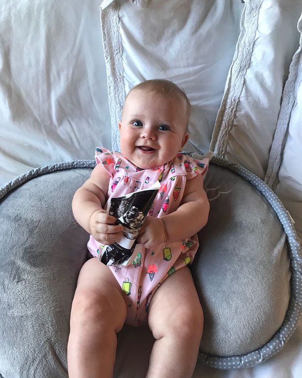 Έξι μήνες μετά τη γέννηση της κόρης τους θα γίνουν για δεύτερη φορά γονείς (pics&vid)