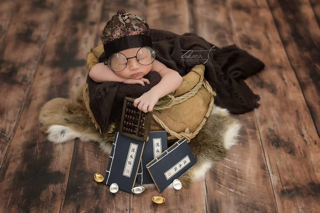 Oι πιο αστείες φωτογραφίες νεογέννητων που θα σας φτιάξουν τη διάθεση (pics)