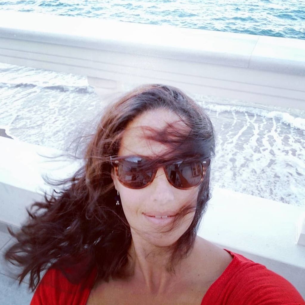 Γνωστή Ελληνίδα ηθοποιός στην Κέρκυρα με τα παιδιά της (pics)