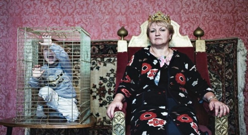 Η φωτογράφος Anna Padchenko φωτογραφίζει την άλλη πλευρά της μητρότητας