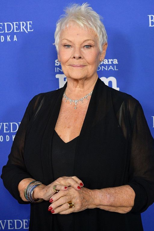 Είκοσι μοντέρνα χτενίσματα για κοντά και καρέ μαλλιά (pics)