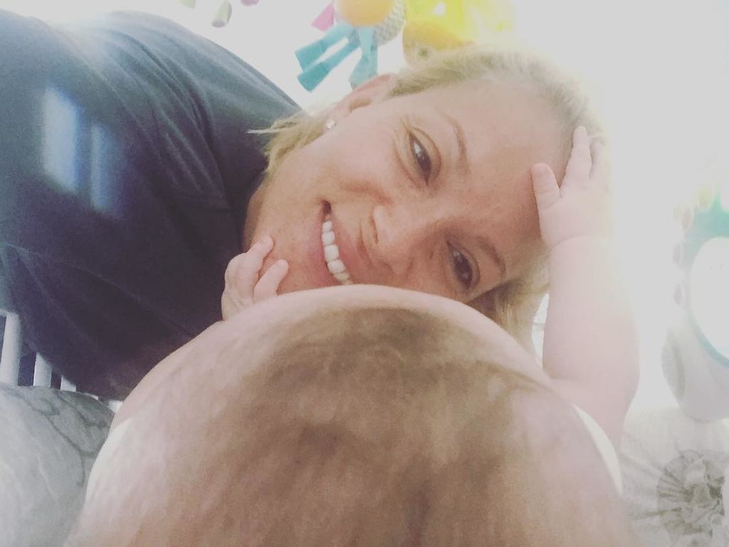 Βίκυ Καγιά: «Tις πρώτες μέρες που γυρίσαμε σπίτι με το μωρό ήμουν σωματικά εξαντλημένη»