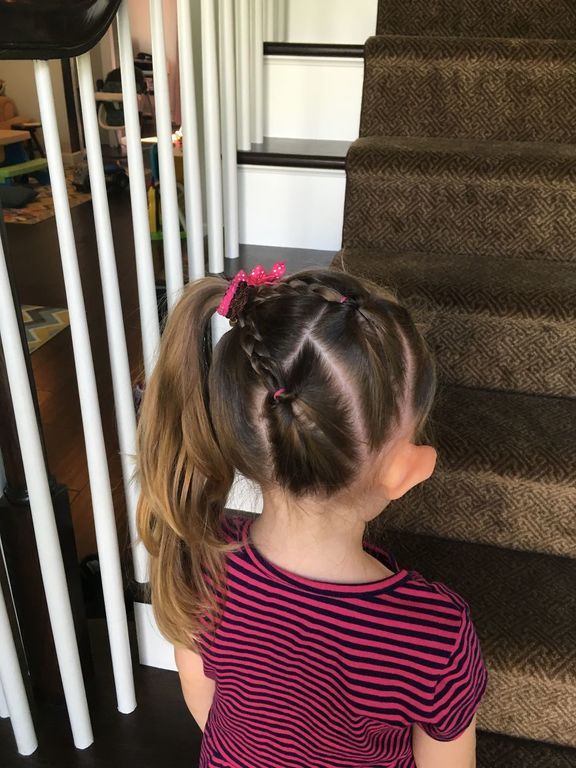 Η κόρη της πηγαίνει στο σχολείο με διαφορετικό χτένισμα κάθε μέρα - Πάρτε ιδέες (pics) 