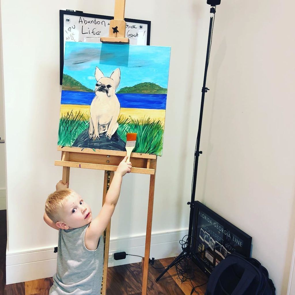 Πριν μερικές ώρες ο γνωστός τραγουδιστής ανακοίνωσε ότι η γυναίκα του απέβαλε