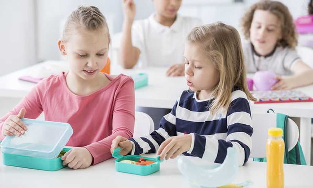 Πόσα γεύματα πρέπει να τρώει το παιδί κατά τη διάρκεια της ημέρας; 