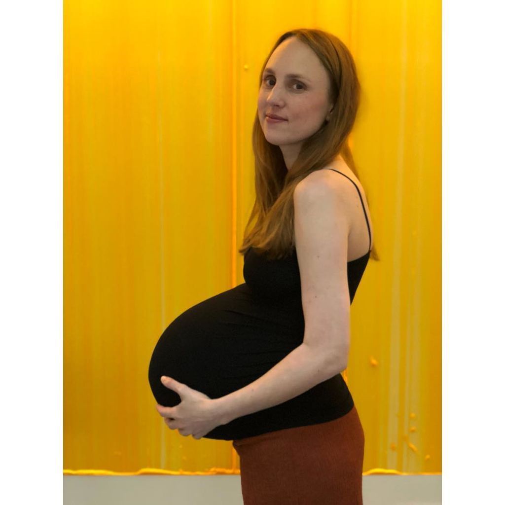 Μια μαμά μας δείχνει πώς μοιάζει να είσαι έγκυος σε τρίδυμα (pics+vid)