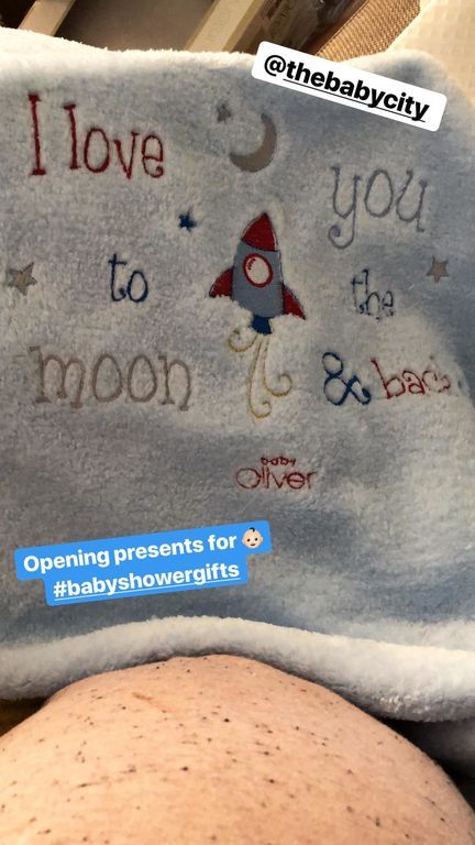 Μαρία Λουίζα Βούρου: Δημοσίευσε φωτογραφία από το baby shower party (pics)