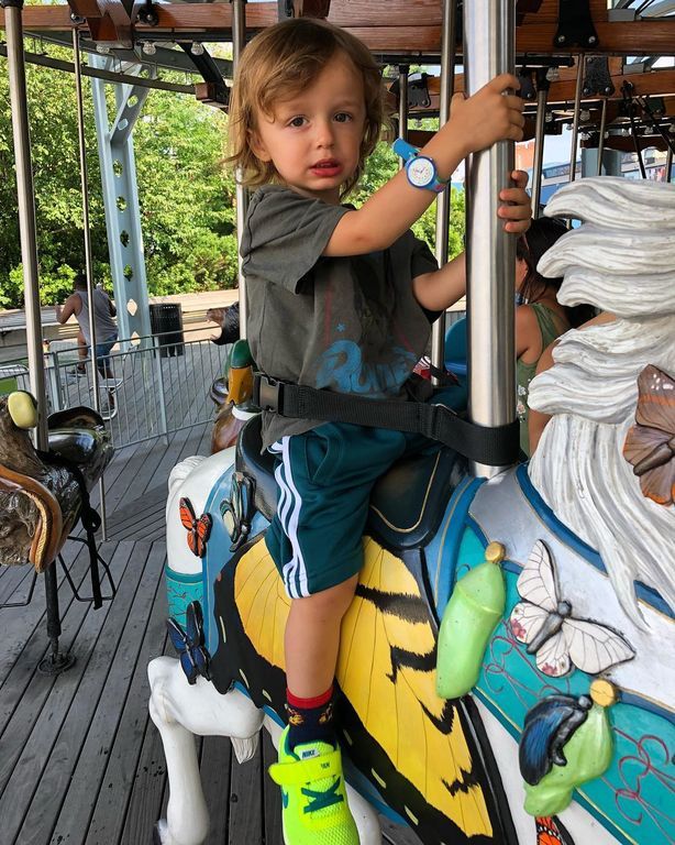 Σοφία Καρβέλα: Η καθημερινότητα με τα παιδιά της εντός και εκτός σπιτιού μέσα από φωτογραφίες (pics)