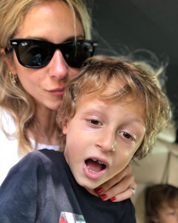 Σοφία Καρβέλα: Η καθημερινότητα με τα παιδιά της εντός και εκτός σπιτιού μέσα από φωτογραφίες (pics)