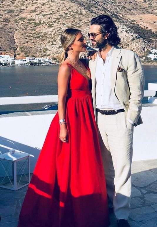 Αθηνά Οικονομάκου: Όλες οι λεπτομέρειες του γάμου της λίγες ώρες πριν παντρευτεί (photos & vid)