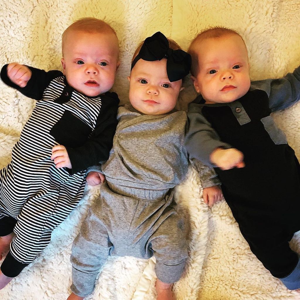 Αυτές είναι οι πιο χαριτωμένες φωτογραφίες με τρίδυμα που έχετε δει (pics) 