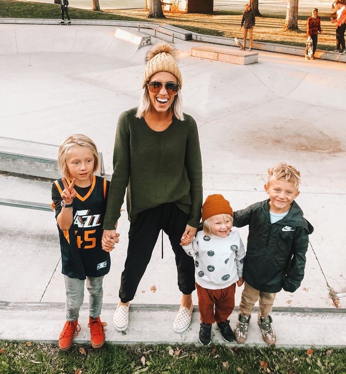 Αυτή είναι η ζωή μιας Influencer μαμάς μπροστά και πίσω από το Instagram (pics)