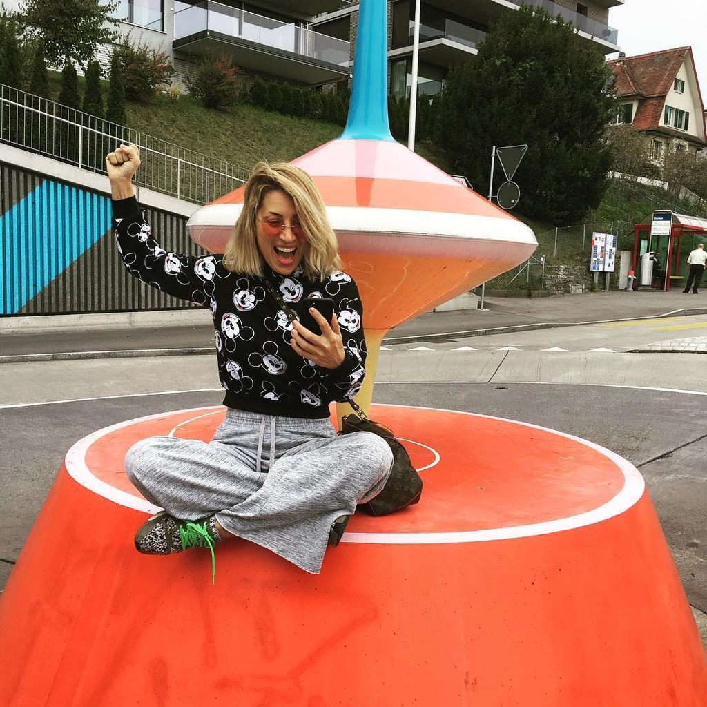 Γνωστή Ελληνίδα παρουσιάστρια μίλησε για τον σύντροφο της: «Προς το παρόν κάνουμε όνειρα.Όχι σχέδια»