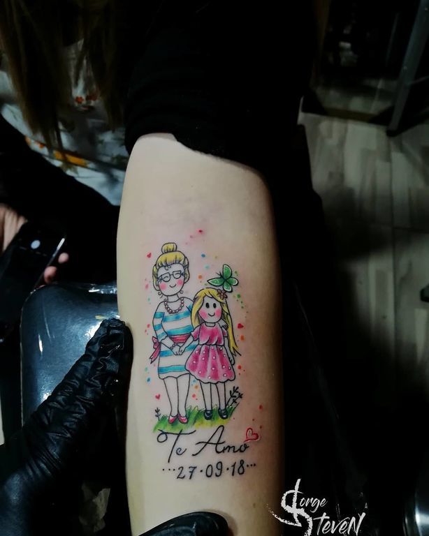 Είκοσι μοναδικά τατουάζ αφιερωμένα σε ένα πολύ αγαπημένο πρόσωπο, τη γιαγιά (pics) 