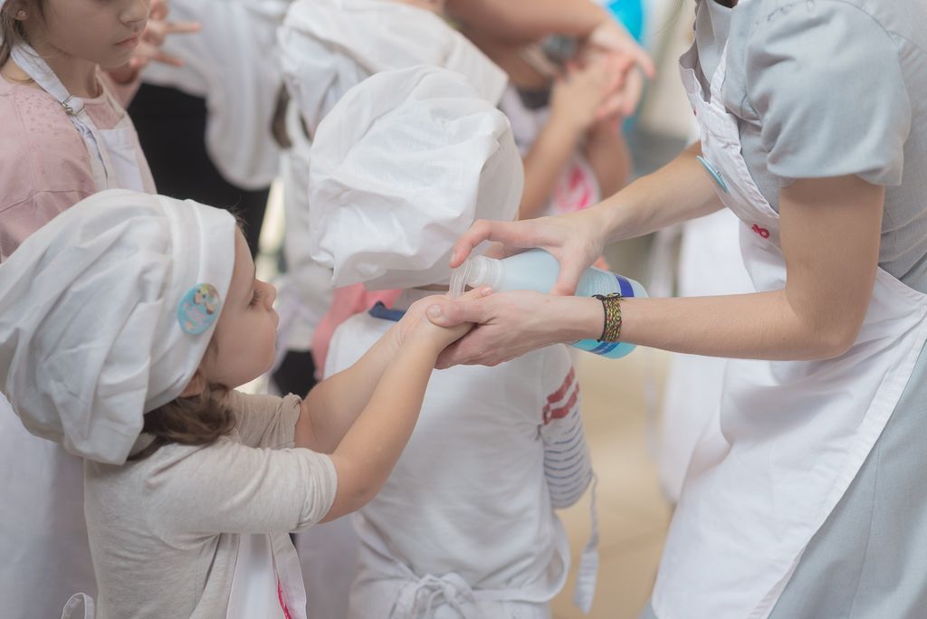 Δελτίο τύπου: Μικροί chefs μαγείρεψαν... με κοτοπαριζάκι ΠΙΝΔΟΣ! 