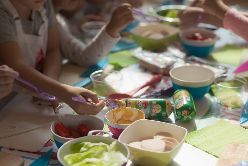 Δελτίο τύπου: Μικροί chefs μαγείρεψαν... με κοτοπαριζάκι ΠΙΝΔΟΣ! 