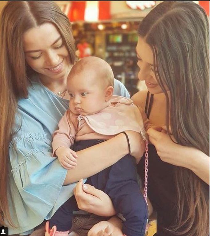 GNTM: Δείτε πρώτη φορά την κόρη της Εβελίνας Σκίτσκο (vid & pics)