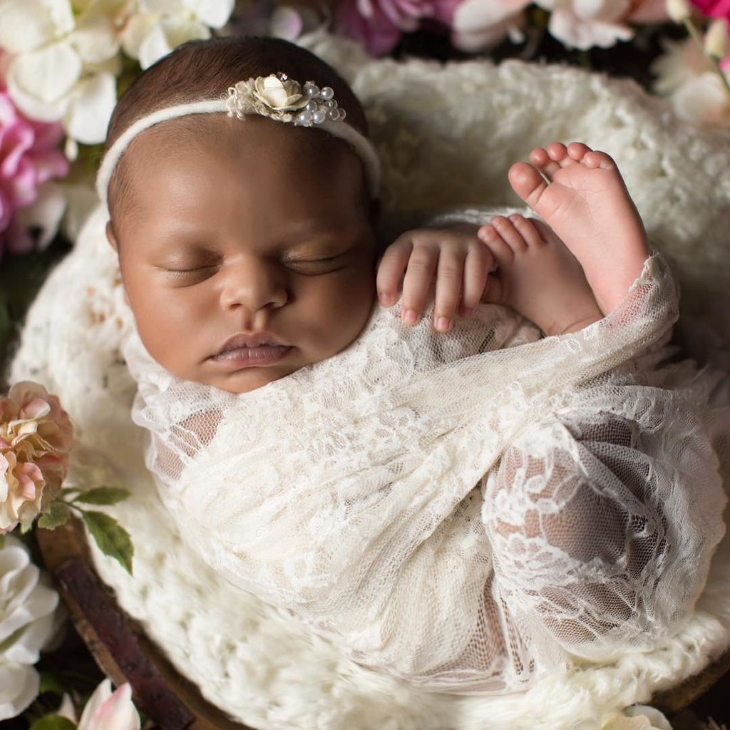 Αυτή είναι η Soraya! Η κούκλα κόρη γνωστού ηθοποιού (pics+vid)