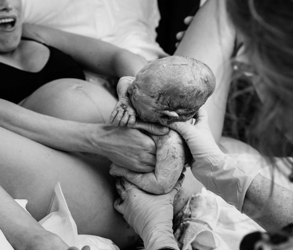 Συγκλονιστικές φωτογραφίες μητρότητας που όμοιές της δεν έχει δει (pics)