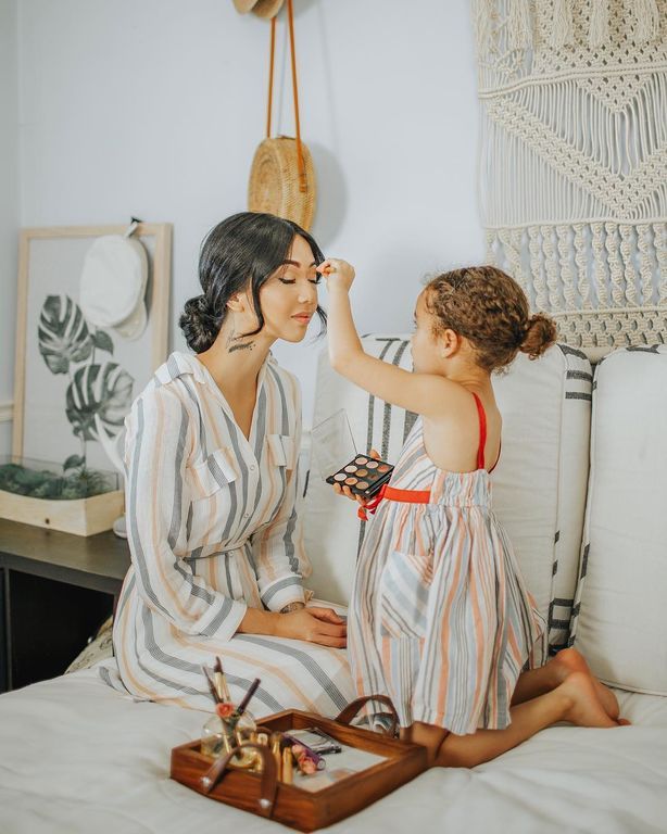 Μαμά και κόρη τρελαίνουν το διαδίκτυο με τις φωτογραφίες τους (pics)