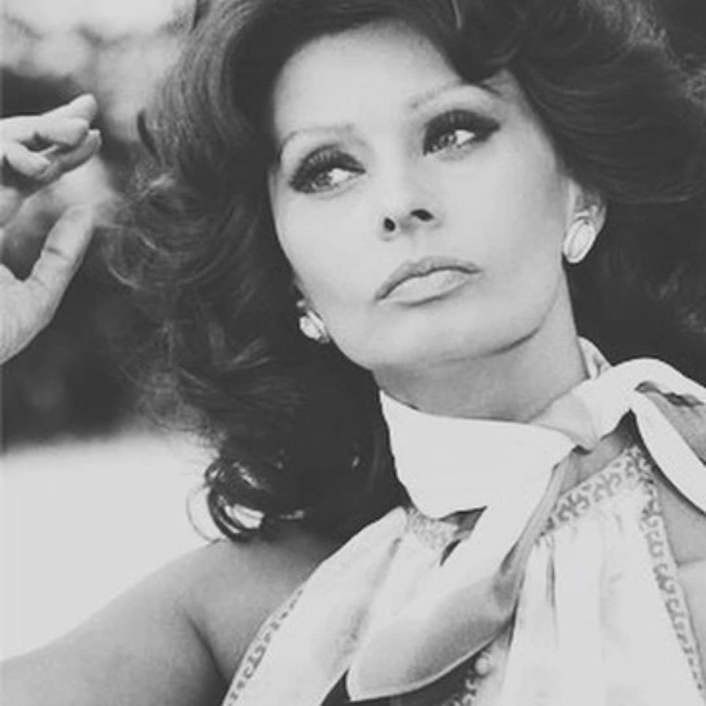 «Μπορεί να μην το πιστέψετε αλλά για εμένα η μητρότητα είναι ο σπουδαιότερος ρόλος της ζωής μου. Τίποτα, ούτε καν το Όσκαρ δεν μπορεί να ανταγωνιστεί με τη χαρά και την αίσθηση της ολοκλήρωσης που μου έδωσε. Ακολουθήστε τα ένστικτα σας και απολαύστε τα πα