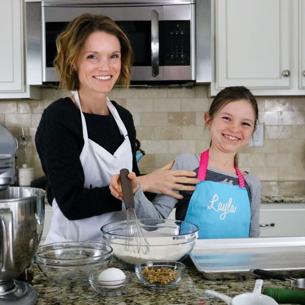 Δείτε πώς αυτές οι οικογένειες ετοιμάζουν χριστουγεννιάτικες λιχουδιές (pics)