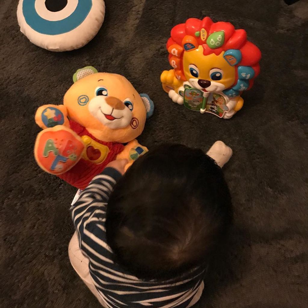 Σταματίνα Τσιμτσιλή: Τα πρώτα Χριστούγεννα με τον γιο της (pics)