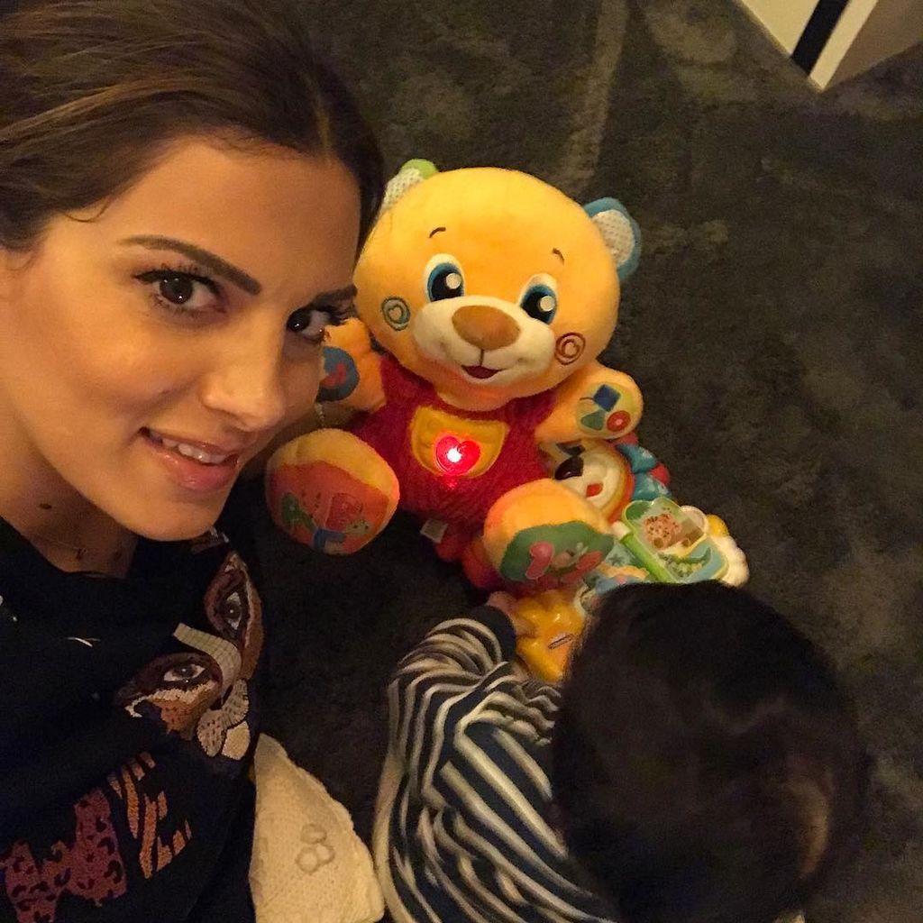 Σταματίνα Τσιμτσιλή: Τα πρώτα Χριστούγεννα με τον γιο της (pics)