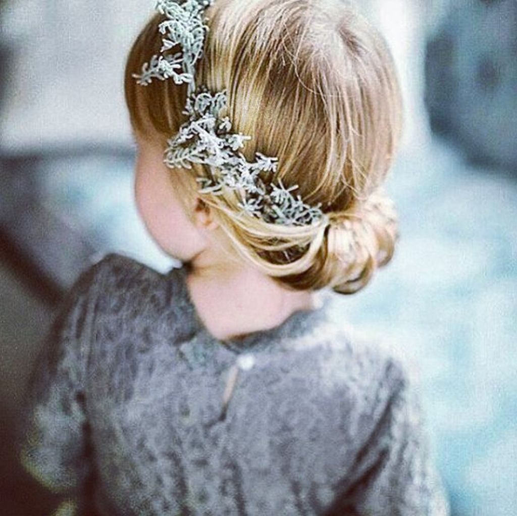 Υπέροχα χριστουγεννιάτικα χτενίσματα για κορίτσια (pics)