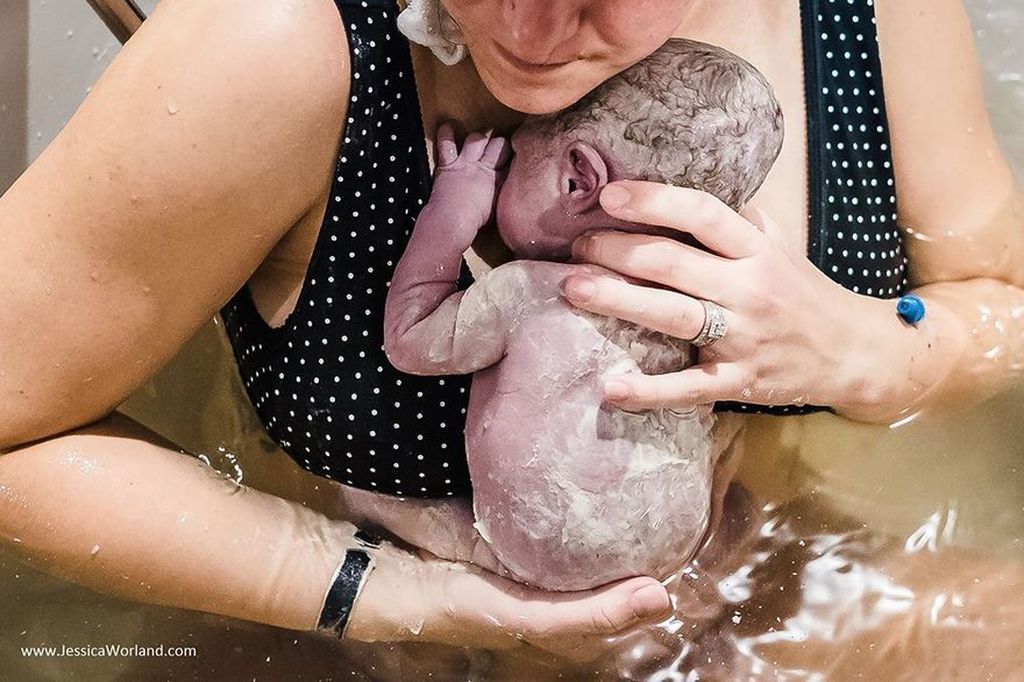 Τα πρώτα λεπτά ενός μωρού στη ζωή (pics)