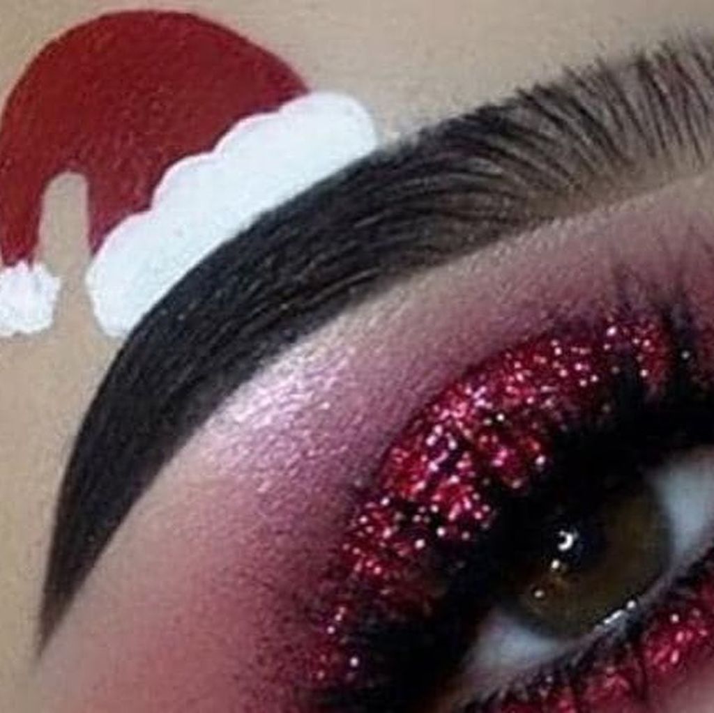 Αυτή η χριστουγεννιάτικη μόδα στα φρύδια έχει διχάσει τις γυναίκες (pics)