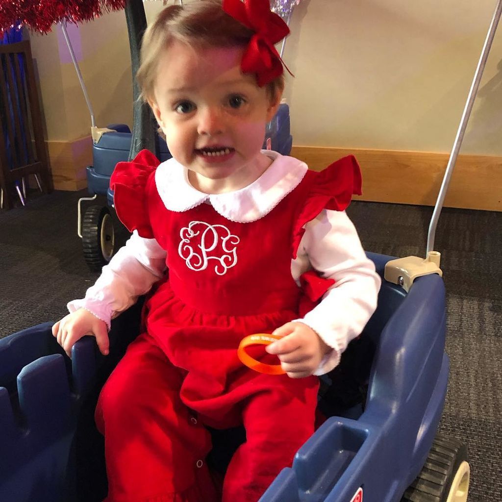 Δώδεκα καταπληκτικά outfits για το πρώτο πρωτοχρονιάτικο ρεβεγιόν του μωρού σου (pics)