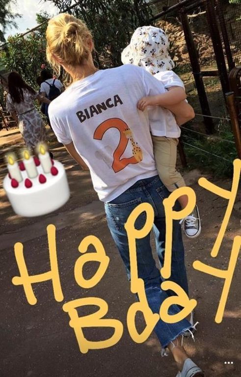 Βίκυ Καγιά: Οι ωραιότερες φωτογραφίες των παιδιών της για το 2018 είναι αυτές (pics)