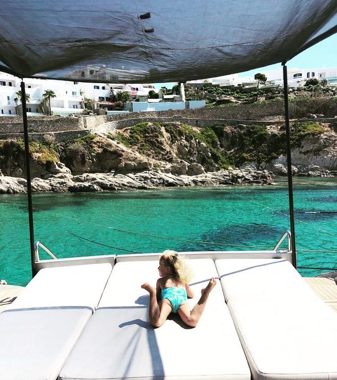 Βίκυ Καγιά: Οι ωραιότερες φωτογραφίες των παιδιών της για το 2018 είναι αυτές (pics)