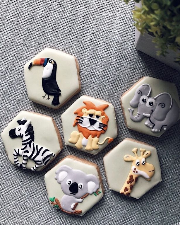 Συνταγή για μπισκότα με 3 υλικά και ιδέες διακόσμησης που θα ξετρελάνουν τα παιδιά!  (pics & vid)