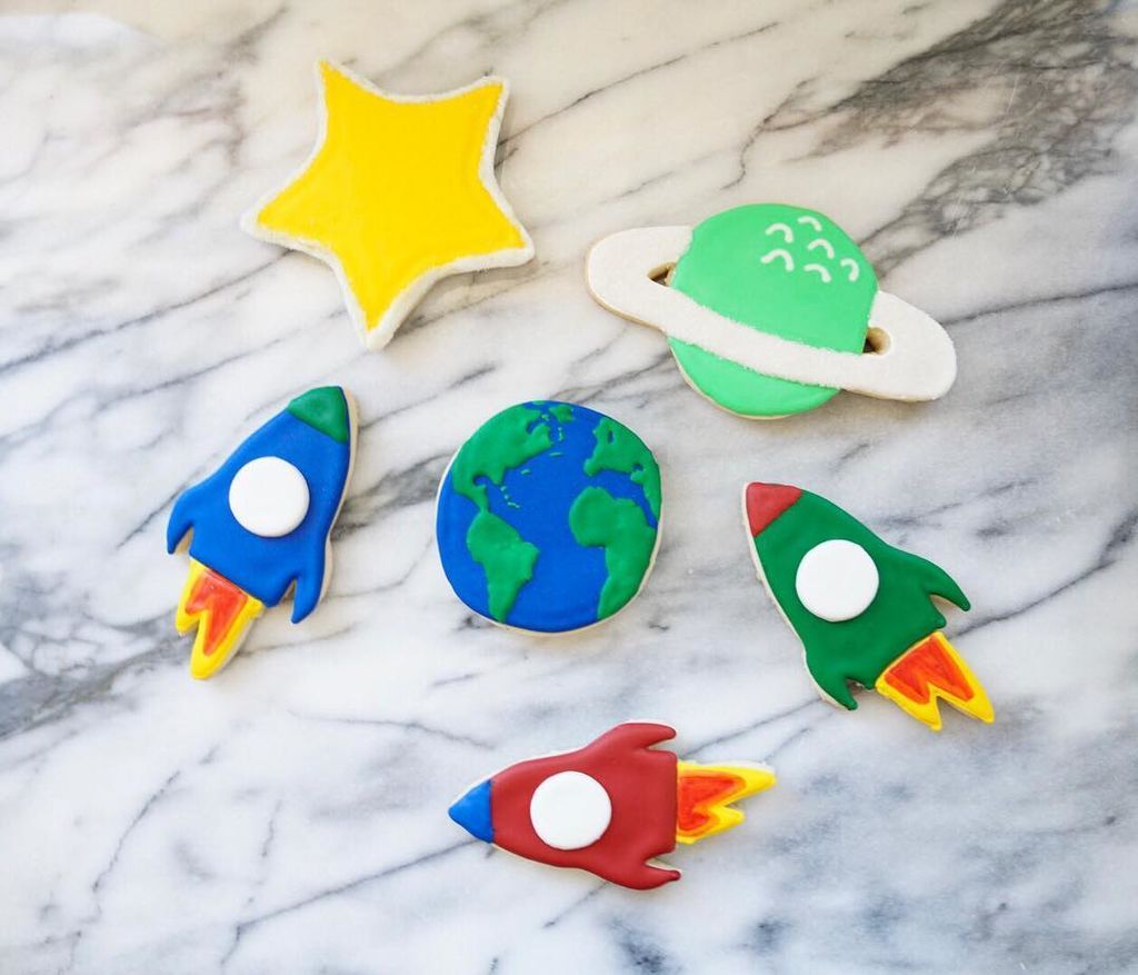 Συνταγή για μπισκότα με 3 υλικά και ιδέες διακόσμησης που θα ξετρελάνουν τα παιδιά!  (pics & vid)