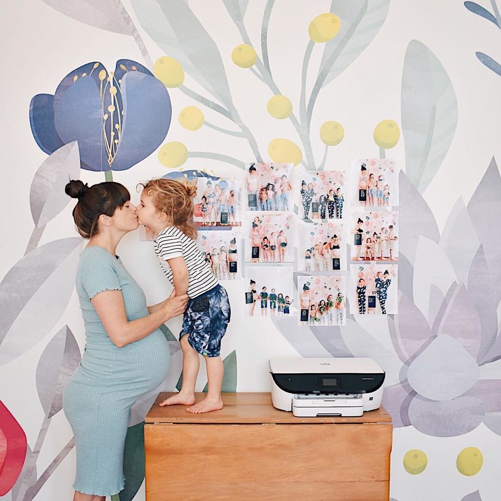 Είναι μαμά 5 παιδιών και το απολαμβάνει! Δείτε πώς τα καταφέρνει (pics)