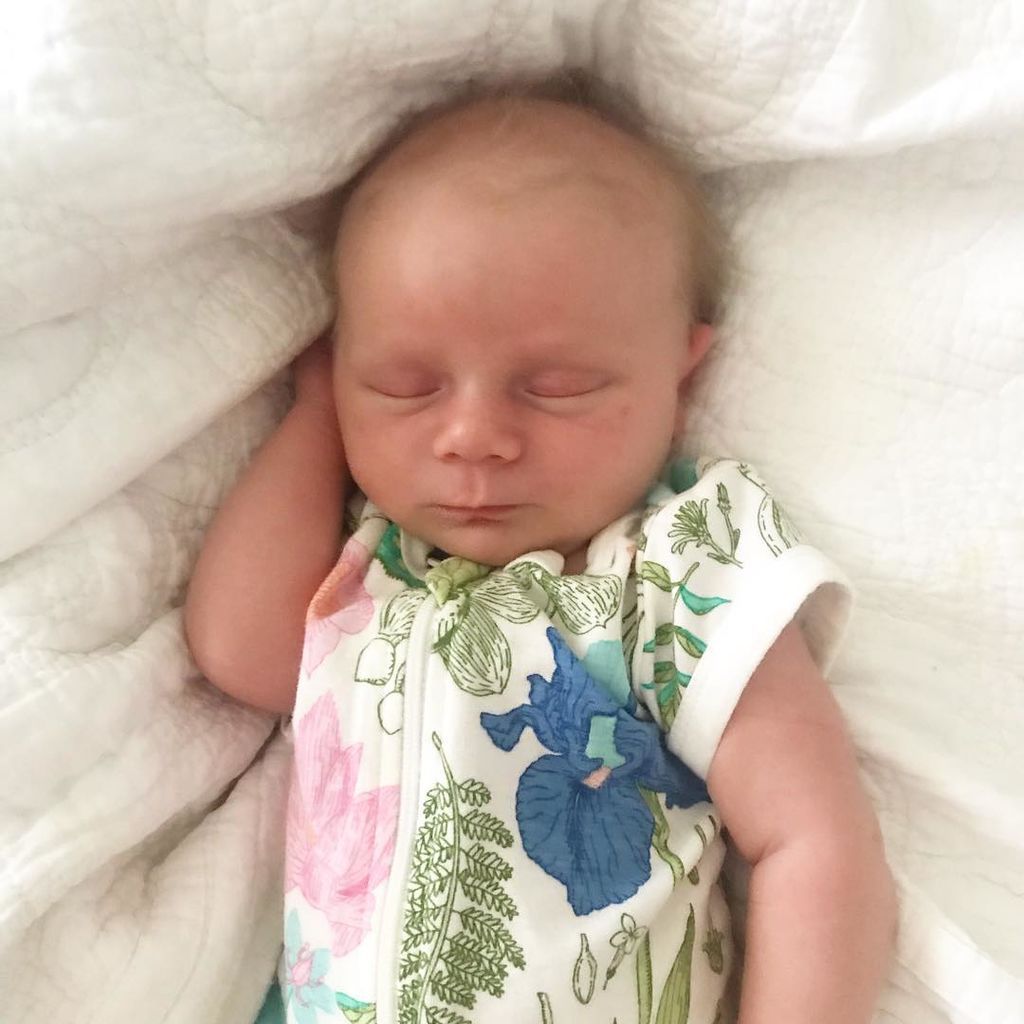 Παρουσιάστρια πόσταρε την πιο όμορφη φωτογραφία με τα τρία παιδιά της (pics)