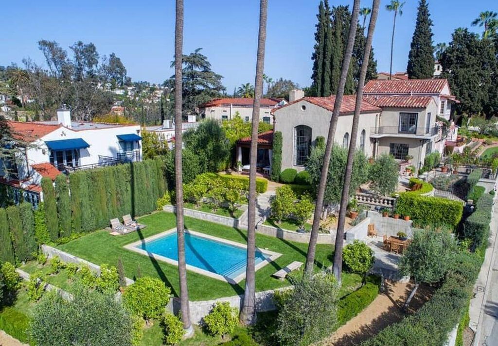 Δείτε πόσο εντυπωσιακή είναι η βίλα της Ellen Pompeo στους πρόποδες του Hollywood! (vid)