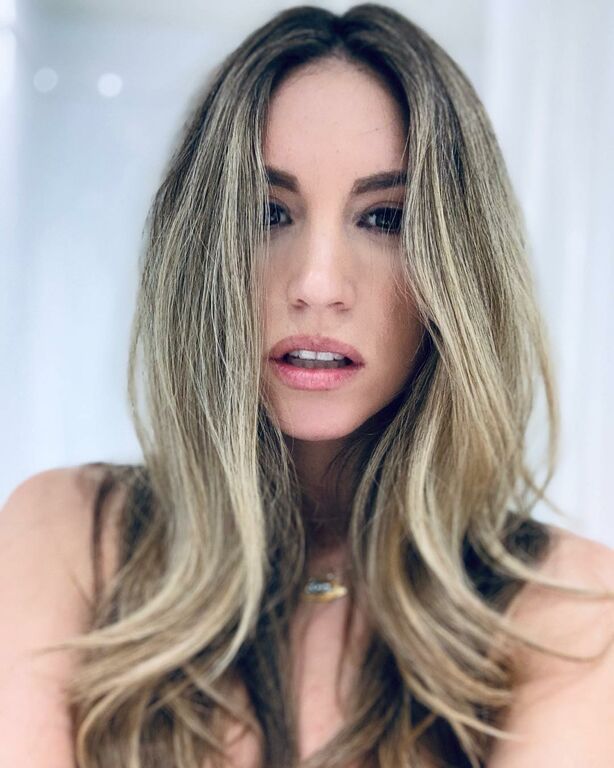 #10yearschallenge: Αθηνά Οικονομάκου 2019