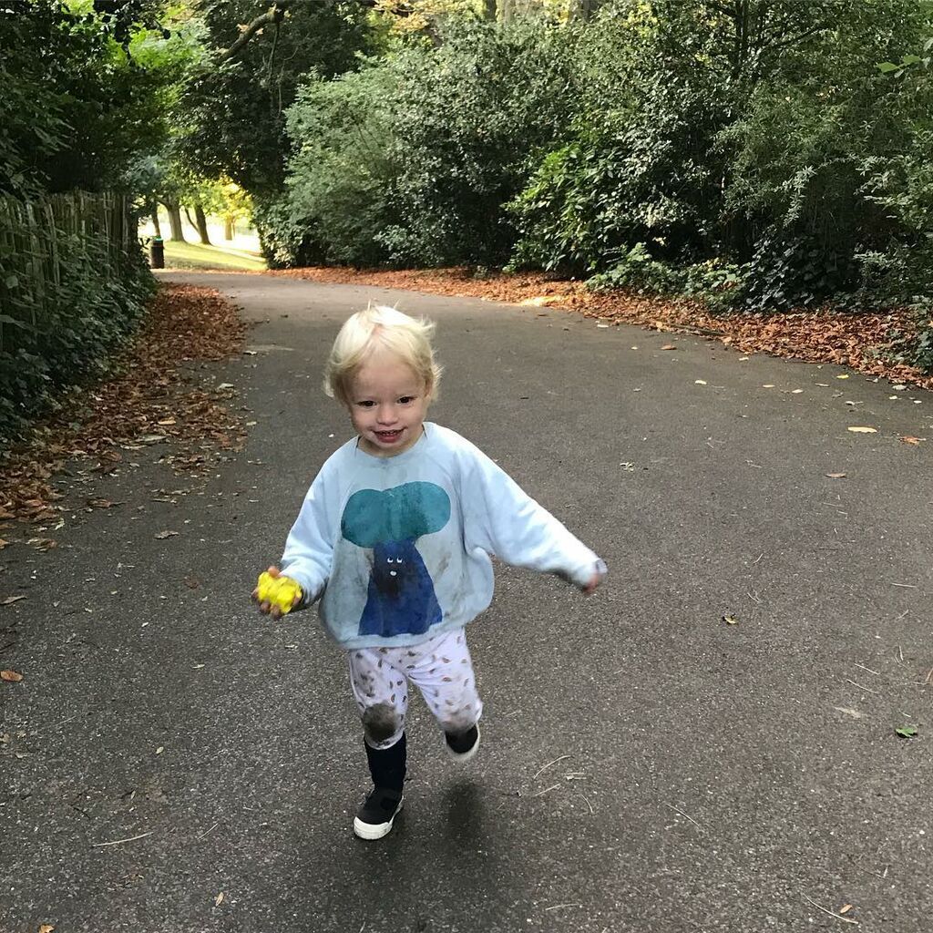 Φωτογράφισε τον γιο της στη μπανιέρα και το Instagram «έλιωσε» (pics)