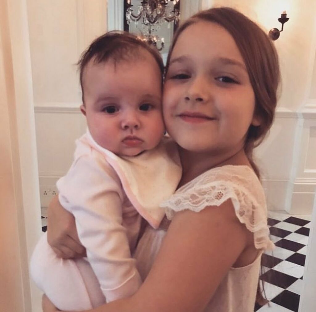 Harper Beckham: Είναι ήδη μια μικρή fashionista και οι φωτογραφίες το αποδεικνύουν (pics +vid)